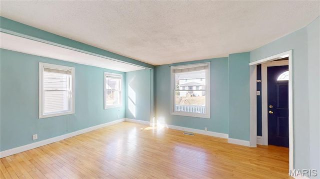 3316 Commonwealth Avenue, St Louis, MO 63143