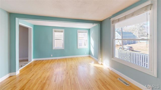 3316 Commonwealth Avenue, St Louis, MO 63143