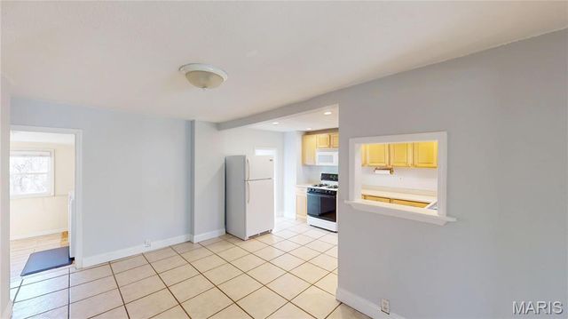 3316 Commonwealth Avenue, St Louis, MO 63143