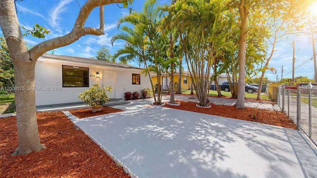 578 SW 2nd Street, Florida City, FL 33034