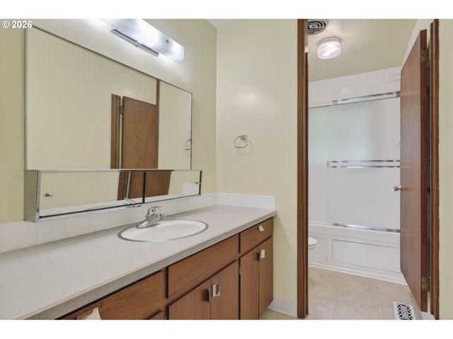 7211 N OLIN Ave, Portland, OR 97203