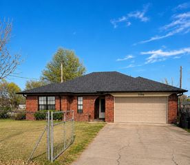 7300 Bob Hanger Street, Fort Worth, TX 76179