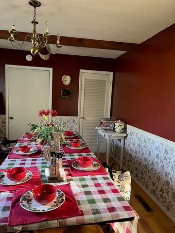 17376 Garrett Road, Johnston City, IL 62951