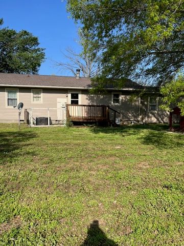 17376 Garrett Road, Johnston City, IL 62951
