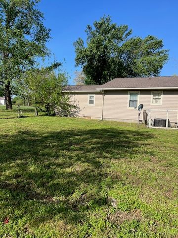 17376 Garrett Road, Johnston City, IL 62951