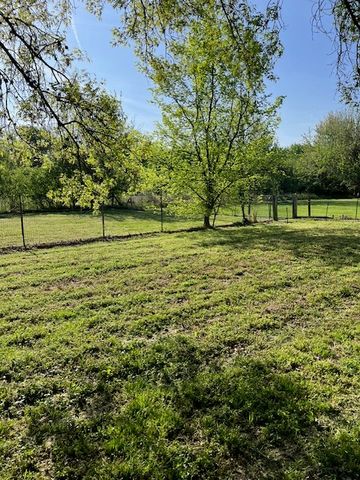 17376 Garrett Road, Johnston City, IL 62951