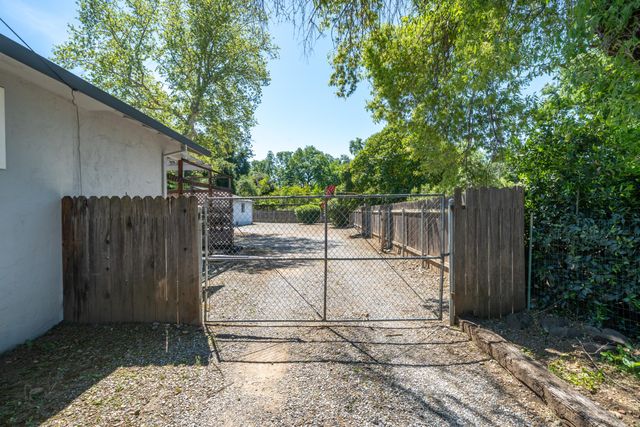 77 WILSHIRE Drive, Redding, CA 96002