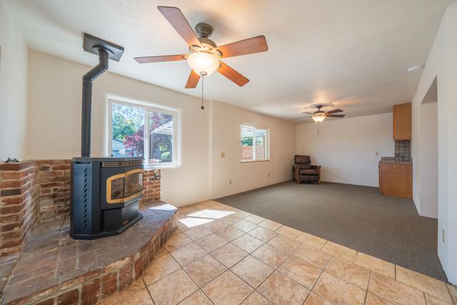 77 WILSHIRE Drive, Redding, CA 96002