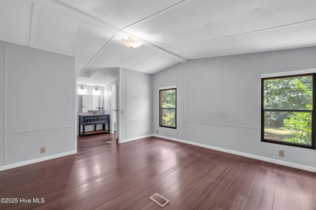 2092 John Henry Store Road, Currie, NC 28435