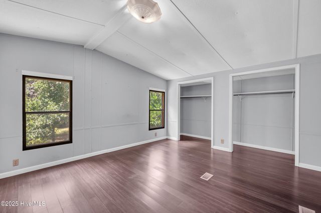 2092 John Henry Store Road, Currie, NC 28435