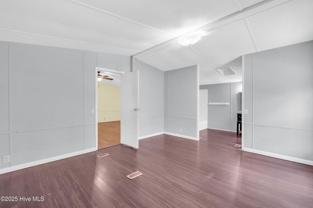 2092 John Henry Store Road, Currie, NC 28435