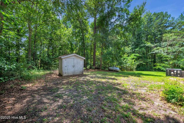 2092 John Henry Store Road, Currie, NC 28435