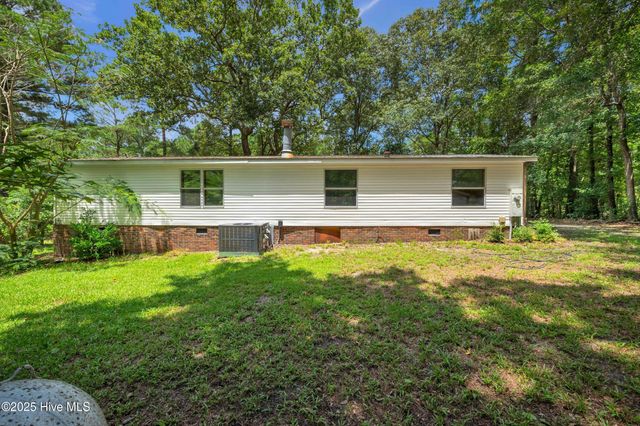 2092 John Henry Store Road, Currie, NC 28435