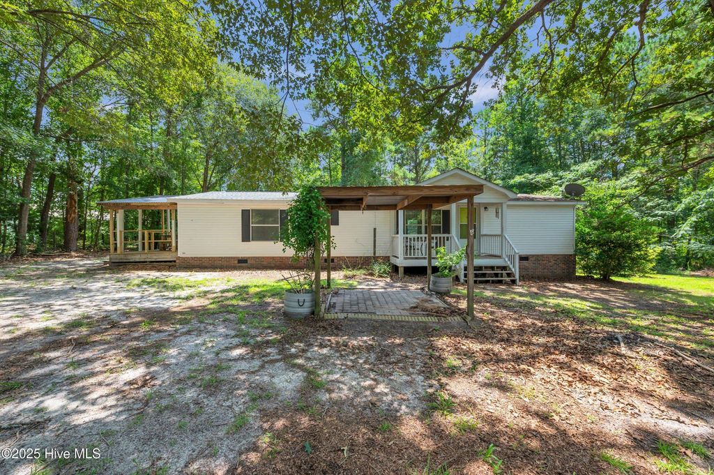 2092 John Henry Store Road, Currie, NC 28435