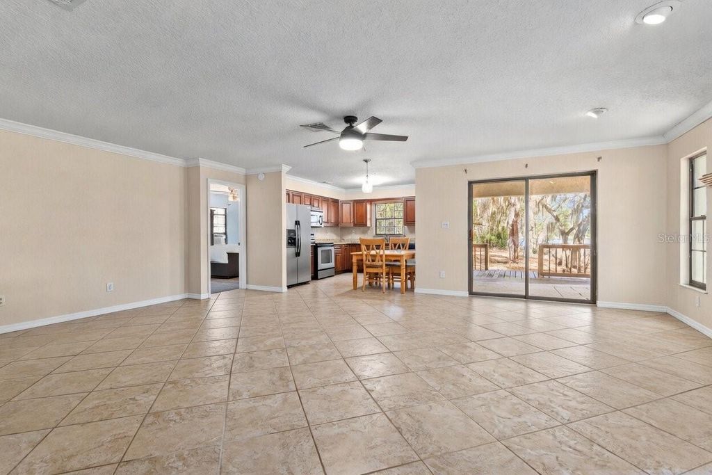 Image 16 of property listing at 11990 SE 112TH AVENUE ROAD, Belleview, FL 34420
