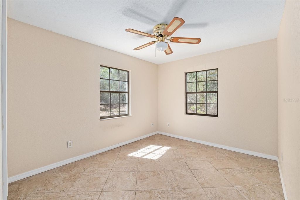 Image 39 of property listing at 11990 SE 112TH AVENUE ROAD, Belleview, FL 34420