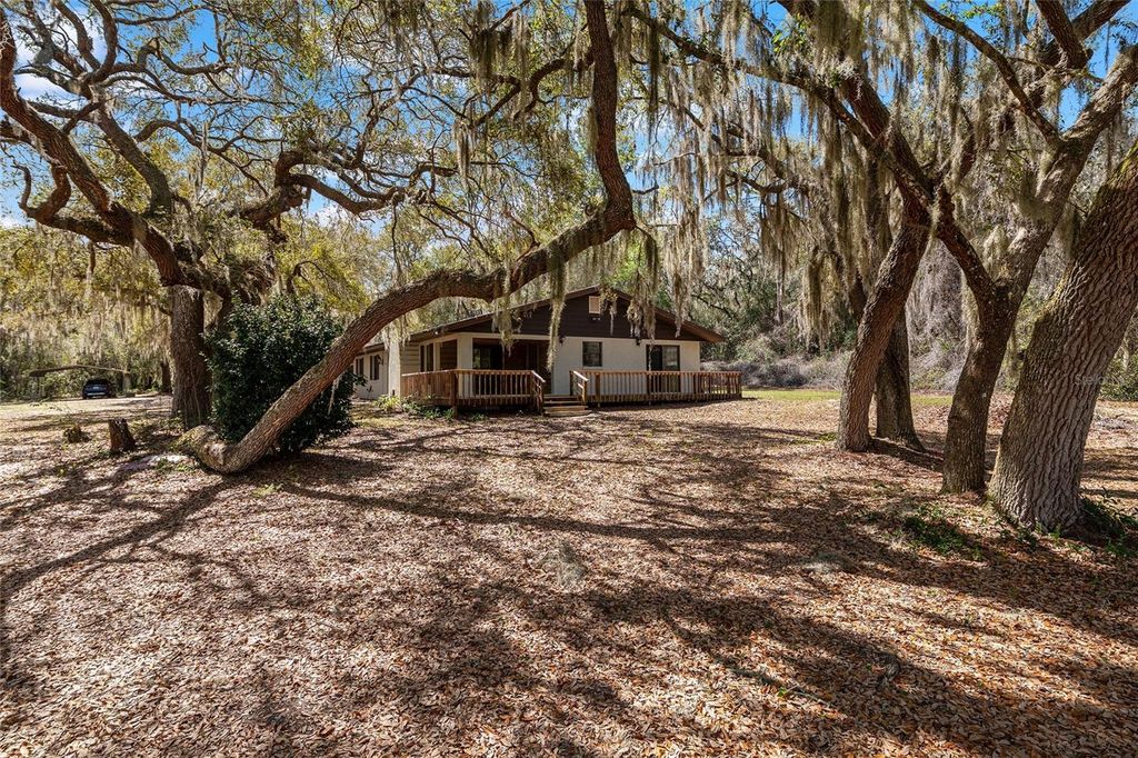 Image 59 of property listing at 11990 SE 112TH AVENUE ROAD, Belleview, FL 34420