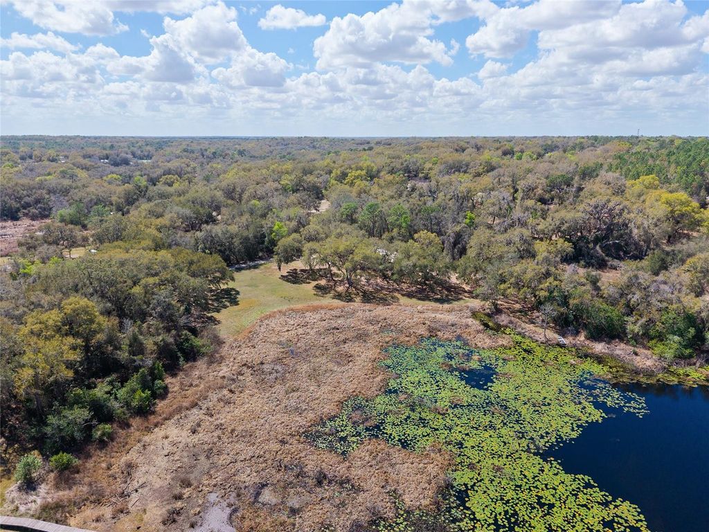 Image 87 of property listing at 11990 SE 112TH AVENUE ROAD, Belleview, FL 34420