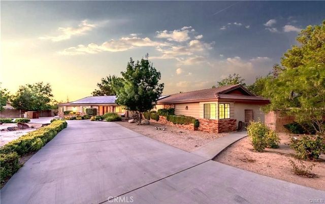 2745 W Avenue N12, Palmdale, CA 93551