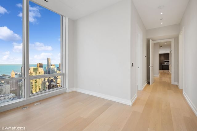 14 W Superior Street 5401, Chicago, IL 60654