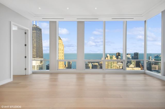 14 W Superior Street 5401, Chicago, IL 60654