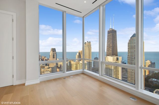 14 W Superior Street 5401, Chicago, IL 60654