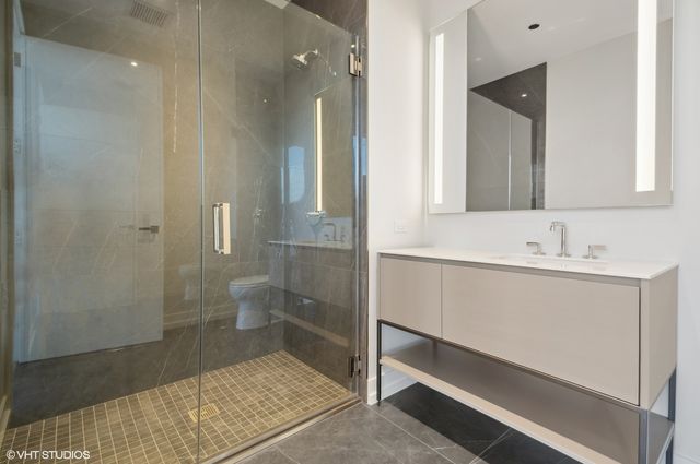 14 W Superior Street 5401, Chicago, IL 60654