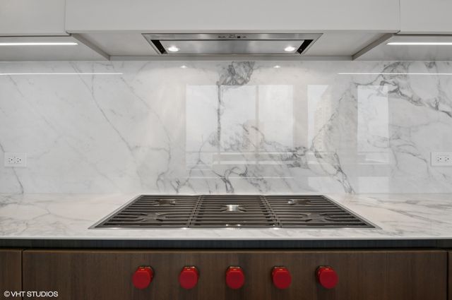 14 W Superior Street 5401, Chicago, IL 60654