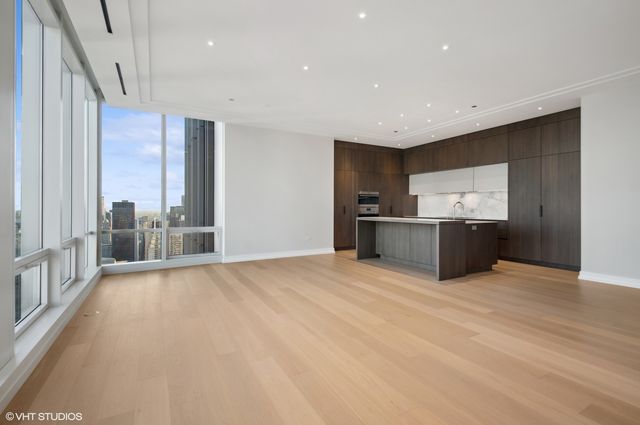 14 W Superior Street 5401, Chicago, IL 60654