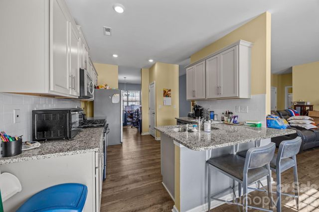 9839 Oak Barrel Lane, Charlotte, NC 28215