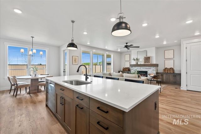 6566 W Los Flores Dr, Meridian, ID 83646