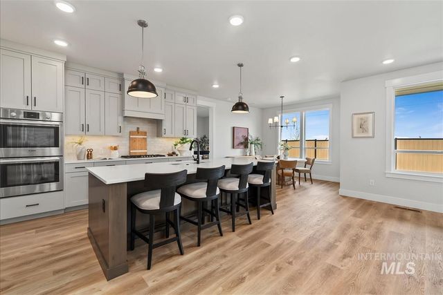 6566 W Los Flores Dr, Meridian, ID 83646