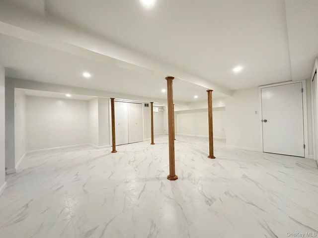 15 Walters Avenue, Syosset, NY 11791