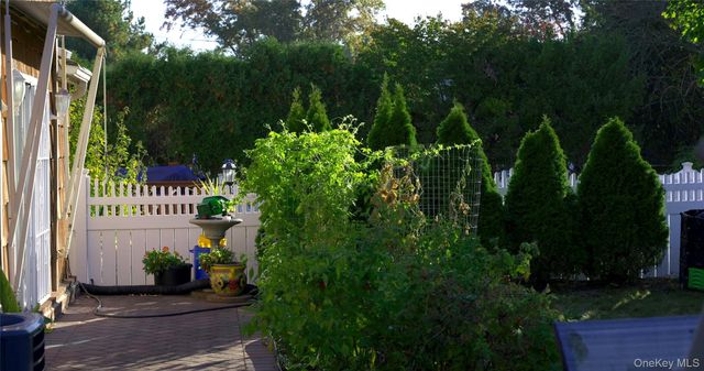 15 Walters Avenue, Syosset, NY 11791