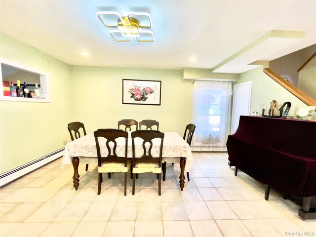 15 Walters Avenue, Syosset, NY 11791