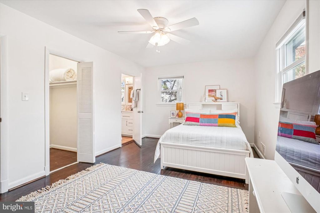 Image 23 of property listing at 6001 MARQUETTE TER, Bethesda, MD 20817