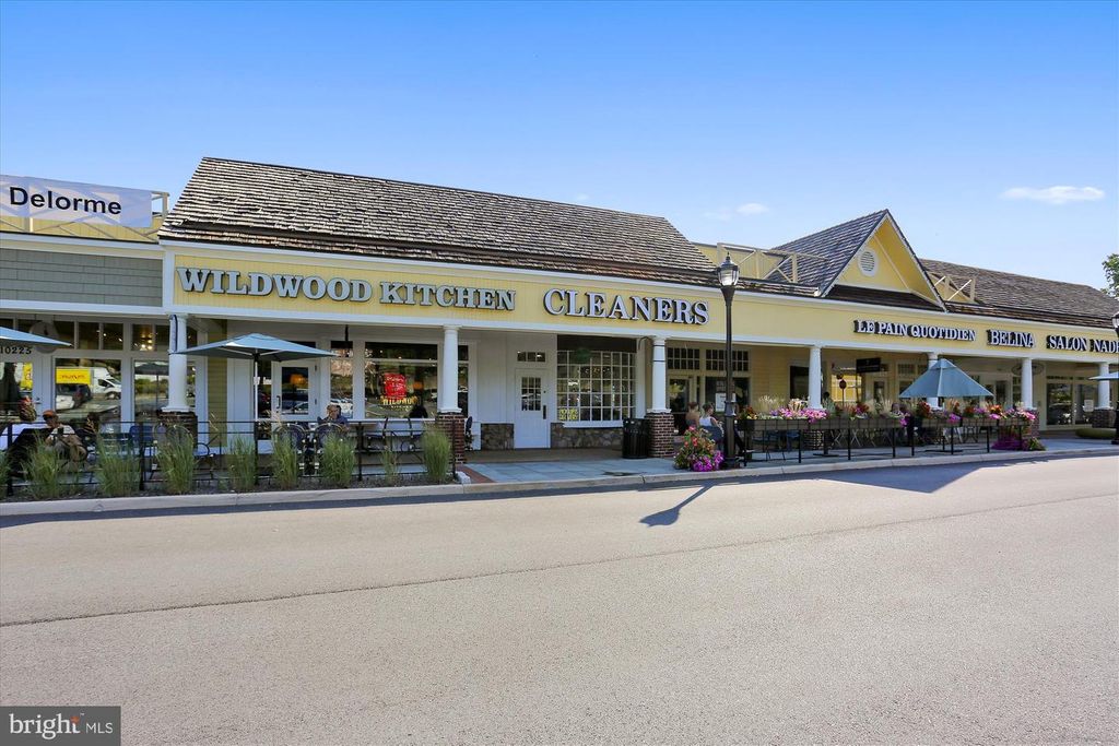 Image 32 of property listing at 6001 MARQUETTE TER, Bethesda, MD 20817