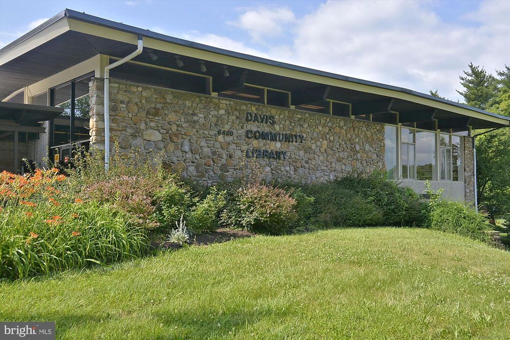 Image 42 of property listing at 6001 MARQUETTE TER, Bethesda, MD 20817