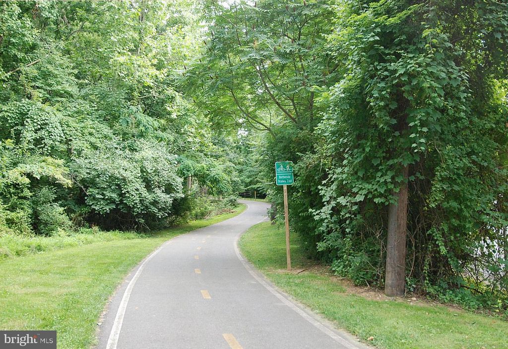 Image 44 of property listing at 6001 MARQUETTE TER, Bethesda, MD 20817