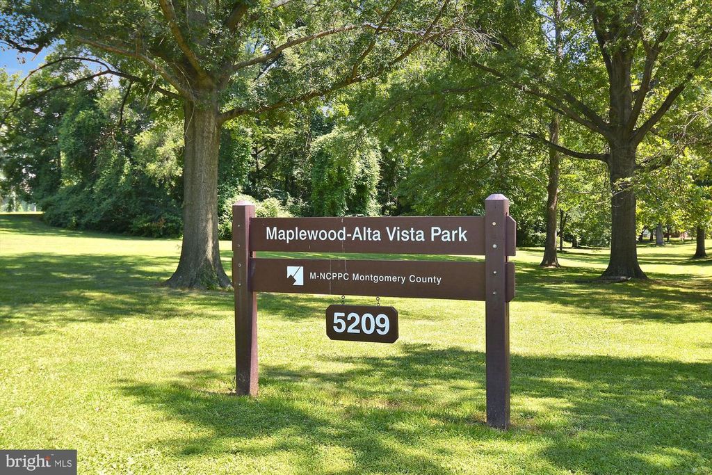 Image 48 of property listing at 6001 MARQUETTE TER, Bethesda, MD 20817