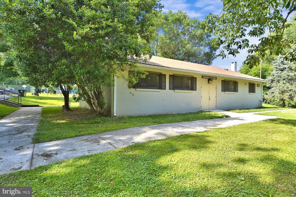 Image 53 of property listing at 6001 MARQUETTE TER, Bethesda, MD 20817