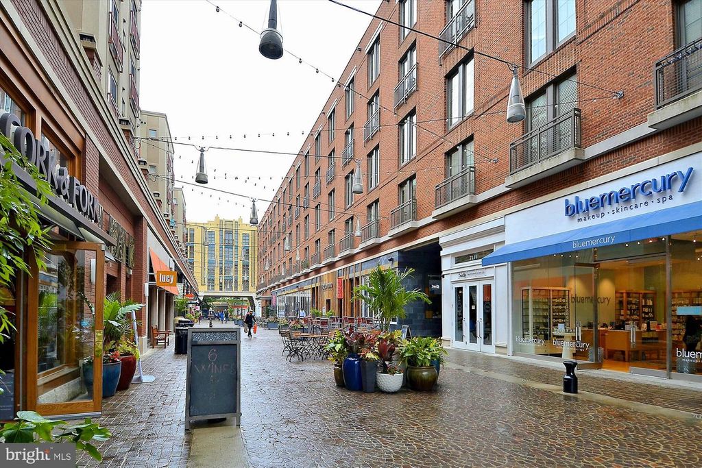 Image 65 of property listing at 6001 MARQUETTE TER, Bethesda, MD 20817