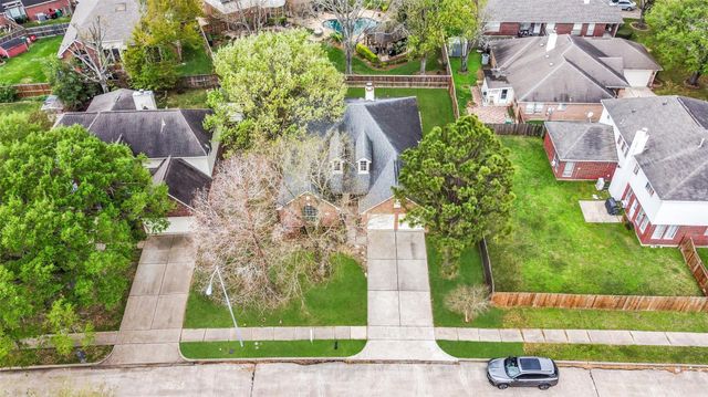 11610 Oak Lake Park Drive, Sugar Land, TX 77498