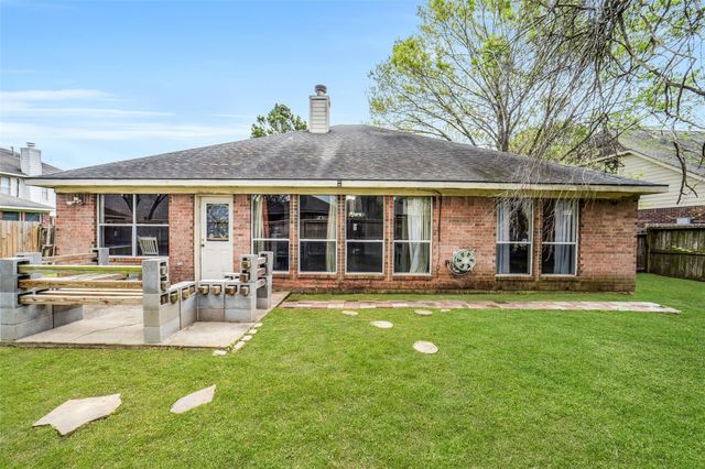 11610 Oak Lake Park Drive, Sugar Land, TX 77498