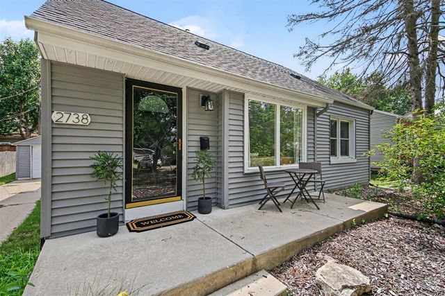 2738 Richards Drive, East Grand Rapids, MI 49506