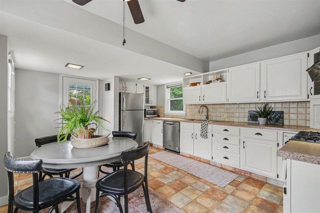 2738 Richards Drive, East Grand Rapids, MI 49506
