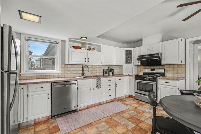 2738 Richards Drive, East Grand Rapids, MI 49506