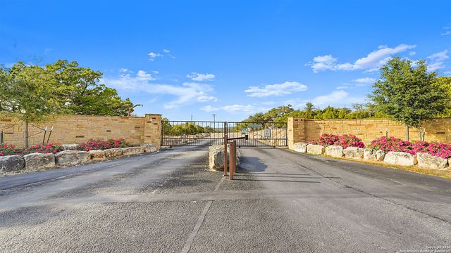 1039 Primrose Path, Canyon Lake, TX 78133