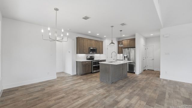 1039 Primrose Path, Canyon Lake, TX 78133