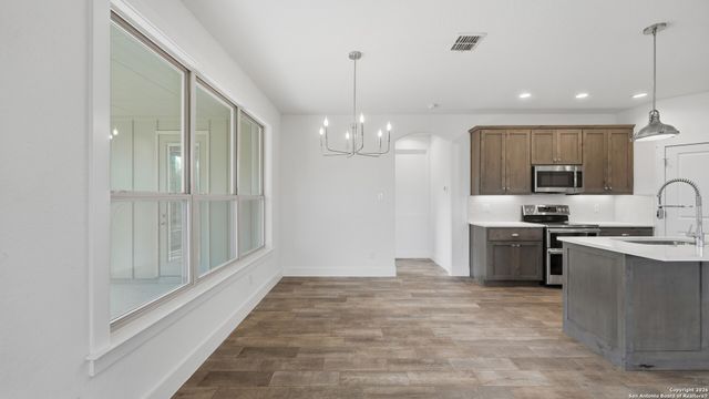 1039 Primrose Path, Canyon Lake, TX 78133